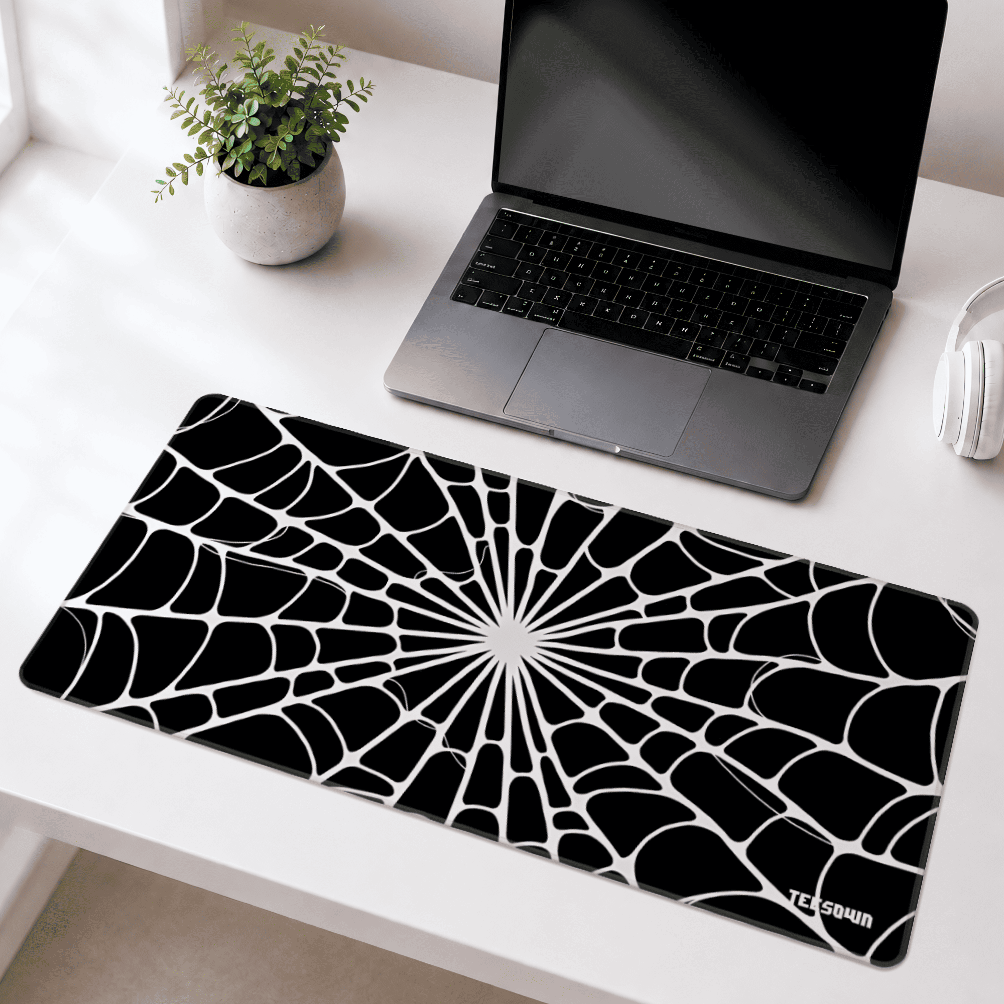 Spider Web Nexus Black Deskmat