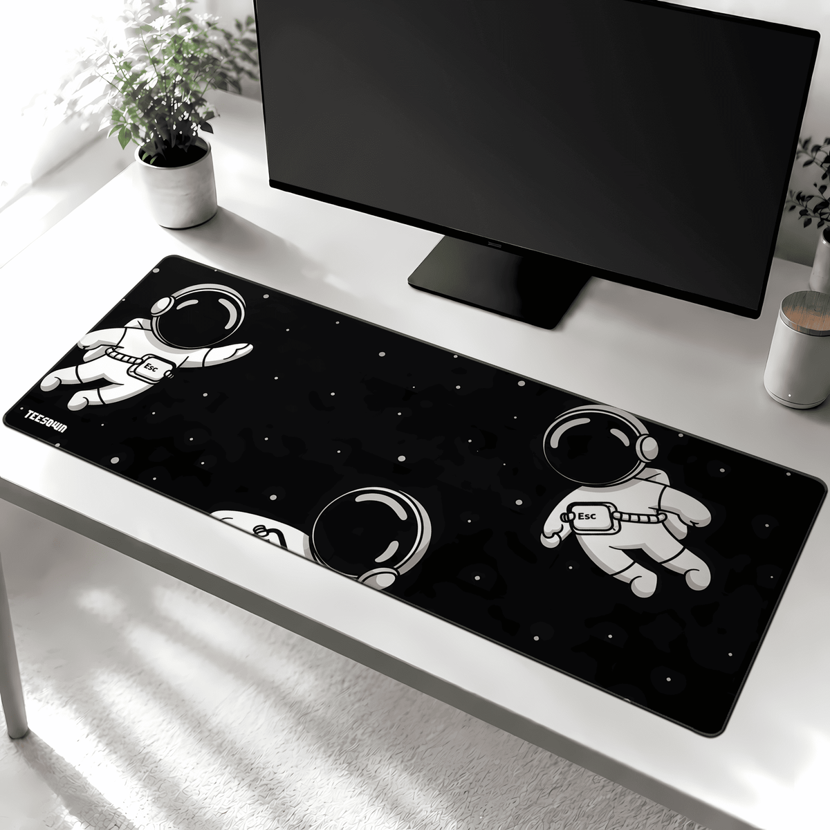 XL - Floating Astronaut Deskmat
