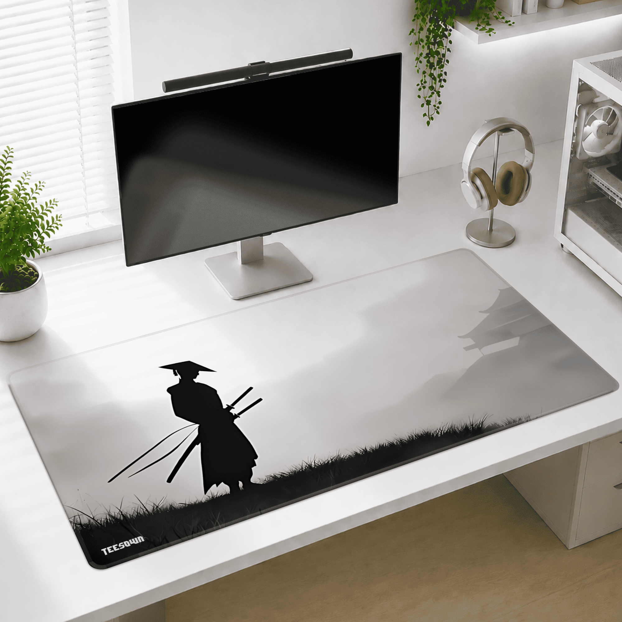 XXL - Silent Ronin Deskmat